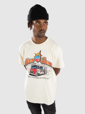 Adam Bomb Daily Scoops Camiseta