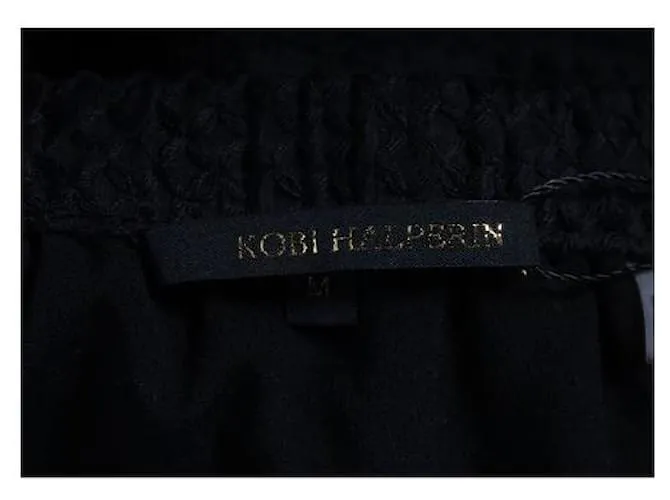 Autre Marque Kobi Halperin Top de seda negro con hombros descubiertos y mangas bordadas 